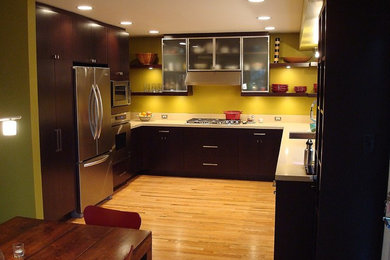 Minimalist kitchen photo in Raleigh
