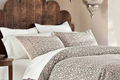 Example of an eclectic bedroom design in Jacksonville