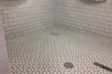 ワシントンD.C.にあるインダストリアルスタイルのおしゃれな浴室の写真