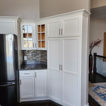 Transitional Shaker Refacing in Pearl White