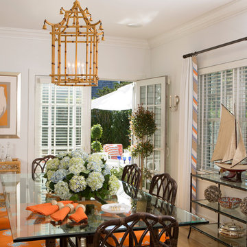 A Colorful Cottage Makes a Splash