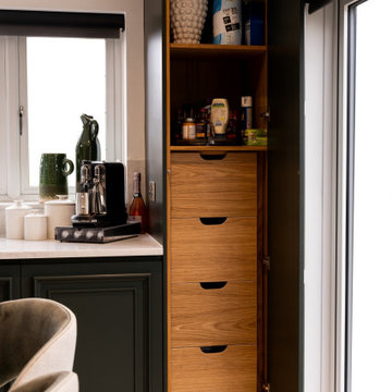 Green Handleless Traditional Mapesbury Shaker – Essex