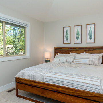 New guest bedroom w/ King bed