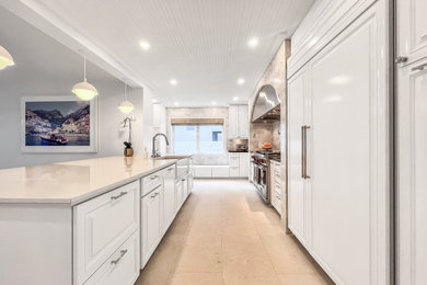 Minimalist kitchen photo in Miami