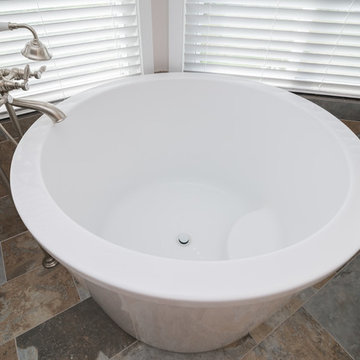 Subtle Transitional Masterbath