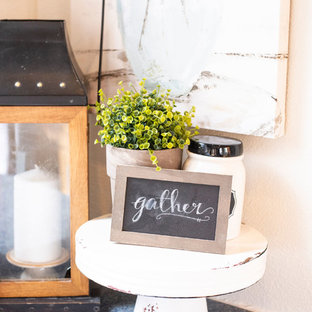 На фото: большая параллельная кухня в стиле модернизм с кладовкой, накладной раковиной, фасадами в стиле шейкер, светлыми деревянными фасадами, столешницей из гранита, черной техникой, бетонным полом, зеленым полом и синей столешницей без острова с