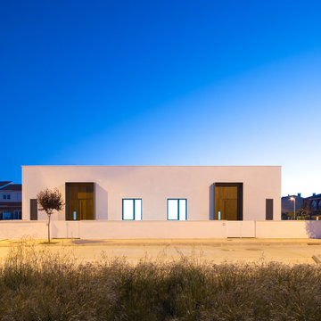 DOS CASAS-PATIO TUTELADAS.