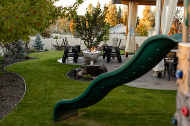 Home design - transitional home design idea