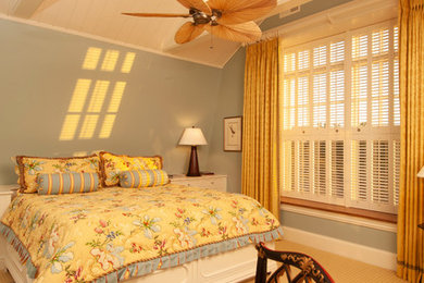 Beach style home design photo in Bridgeport