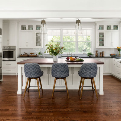 Kitchen - traditional kitchen idea in DC Metro