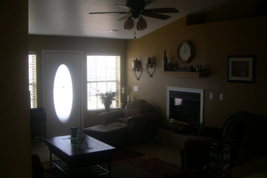 Minimalist home design photo in Phoenix