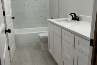 Inspiration for a contemporary bathroom remodel in Chicago