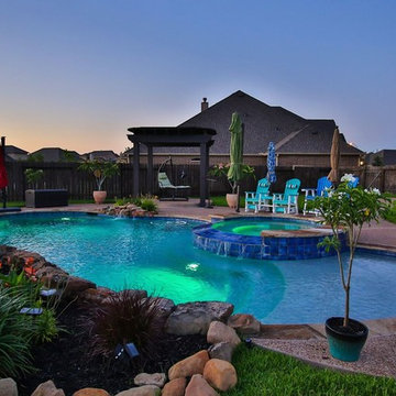 Bilow- Luxury Backyard Pool Lighting