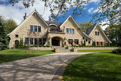 Transitional exterior home idea in Minneapolis