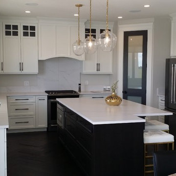 Kitchen in Black Walnut and White Shaker Style