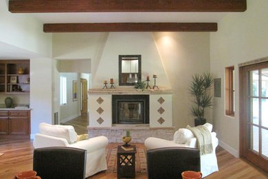 Example of a tuscan living room design in San Francisco