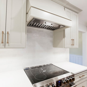 Prairie Village - Neo-traditional Kitchen