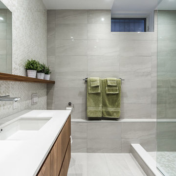 SDB #1 / Bathroom #1