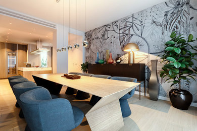 Esempio di una grande sala da pranzo aperta verso la cucina contemporanea con pareti multicolore, pavimento in legno verniciato, pavimento beige, soffitto ribassato e pannellatura
