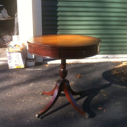 Vintage Round Leather Top End Table - Side Tables And End Tables