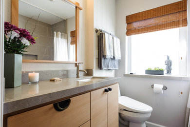 Minimalist bathroom photo in San Francisco