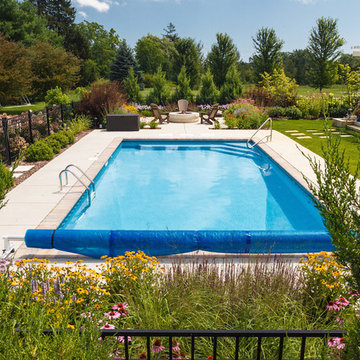 Traditional Pool & Landscape - Cedarburg