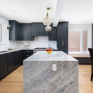 Black kitchen