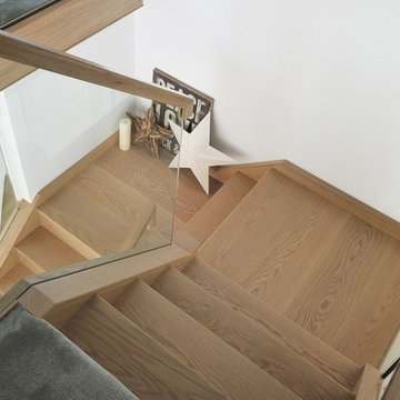 Classic Glass Staircases