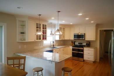 This is an example of a kitchen in Bridgeport.
