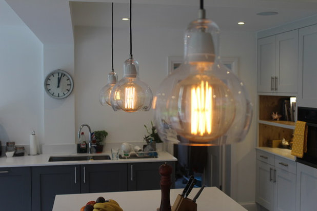 Contemporary Kitchen by Studio 3 kitchens