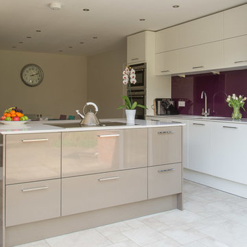 High gloss white and high gloss beige grey