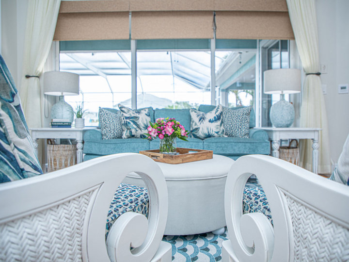 Living Room - Beach Style Living Room