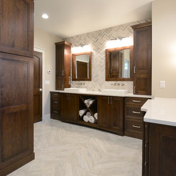 Omega Cabinetry: Traditional Bathroom