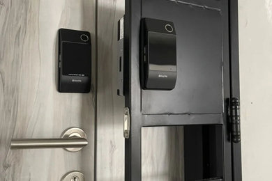 KEYWE Damian Smartphone Digital Lock for gate and HDB door