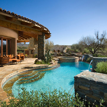 Southwest style by R-NET Custom Homes