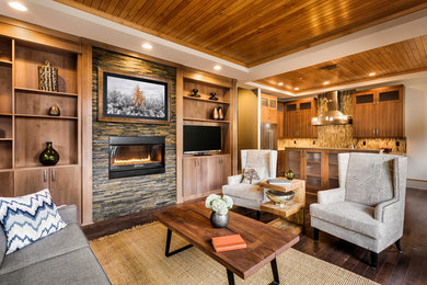 Mountain style home design photo in Los Angeles