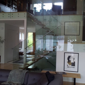 Floating wood stairs