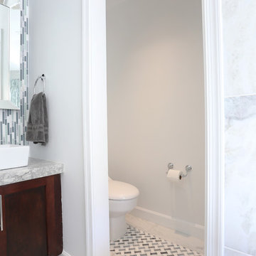 Muntzer Residence Bright Master Bathroom
