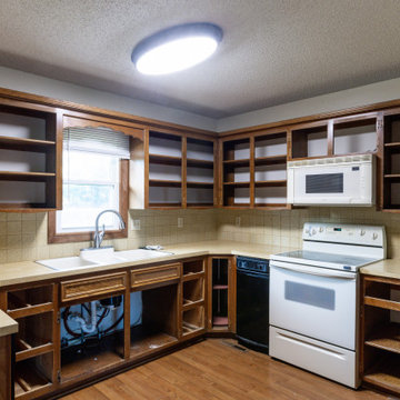 Caddy Court Kitchen & Mainfloor Remodel Before/Afters