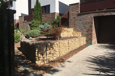 Reforma jardín delantero en Gorraiz (Navarra)