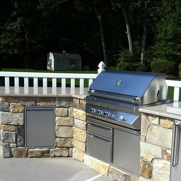 BBQ Grills and Outdoor Kitchens