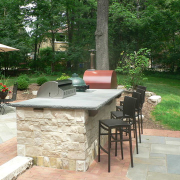 Outdoor Grill Stations and Kitchens