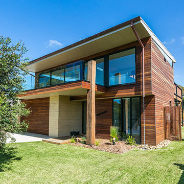 MUNDAY house