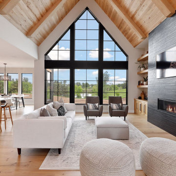 Antique White Oak Flooring in a Contemporary Great Room