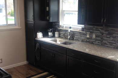 Kitchen - kitchen idea in Detroit