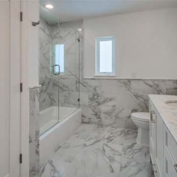 661 Harbor Island Bathroom