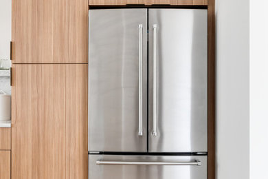 Example of a kitchen design in Richmond