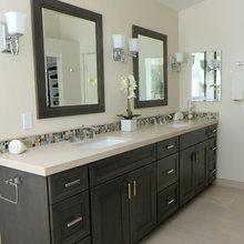 Upstairs Bath 4
