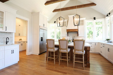 Inspiration for a craftsman kitchen remodel in Charlotte