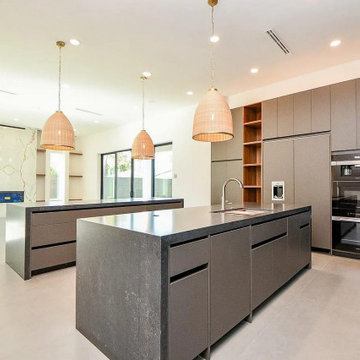 Modern Glass & Light: A Custom Design-Build Houston Beauty